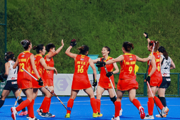 La Chine bat le Japon 2-0 lors de l’ouverture des Super 4 de la Coupe d’Asie de hockey féminin La Chine bat le Japon 2-0 lors de l'ouverture des Super 4 de la Coupe d'Asie de hockey féminin