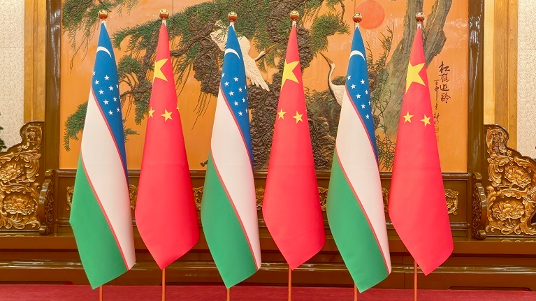 Xi Jinping accueille le président ouzbek Mirziyoyev à Pékin Xi Jinping accueille le président ouzbek Mirziyoyev à Pékin