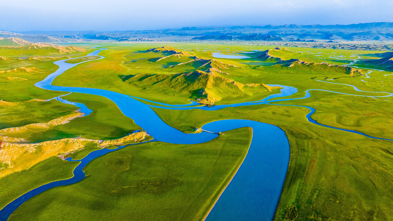 Découvrez la prairie de Bayanbulak : l’oasis verte du Xinjiang Découvrez la prairie de Bayanbulak : l'oasis verte du Xinjiang