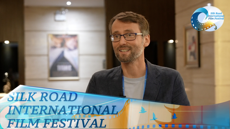 Le réalisateur polonais de documentaires Bartek Dziadosz sur les métaphores et la curiosité Le réalisateur polonais de documentaires Bartek Dziadosz sur les métaphores et la curiosité video poster