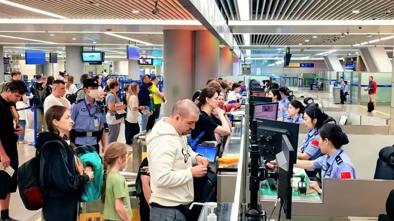Nouveau visa K lancé pour attirer de jeunes scientifiques Nouveau visa K lancé pour attirer de jeunes scientifiques video poster