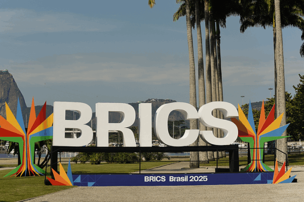 La Feuille de Route des BRICS de Xi pour une Gouvernance Mondiale Plus Équitable La Feuille de Route des BRICS de Xi pour une Gouvernance Mondiale Plus Équitable