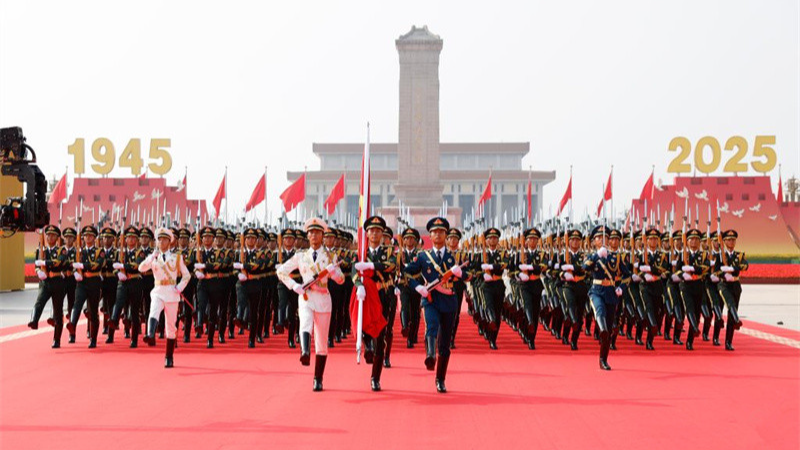 Au-delà de la Parade : Perspectives mondiales sur l’essor de la Chine Au-delà de la Parade : Perspectives mondiales sur l'essor de la Chine