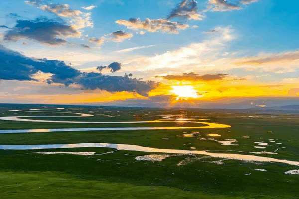 En direct : Découvrez la beauté sinueuse de l’île Tongxin à Bayanbulak En direct : Découvrez la beauté sinueuse de l'île Tongxin à Bayanbulak video poster