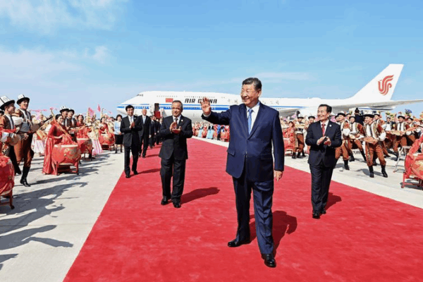 Xi Jinping appelle à un Xinjiang socialiste moderne et dynamique Xi Jinping appelle à un Xinjiang socialiste moderne et dynamique
