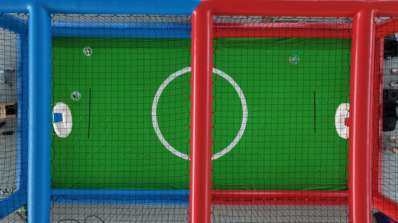 Le football de drones prend son envol dans le delta du Yangtsé à Wuhu Le football de drones prend son envol dans le delta du Yangtsé à Wuhu video poster