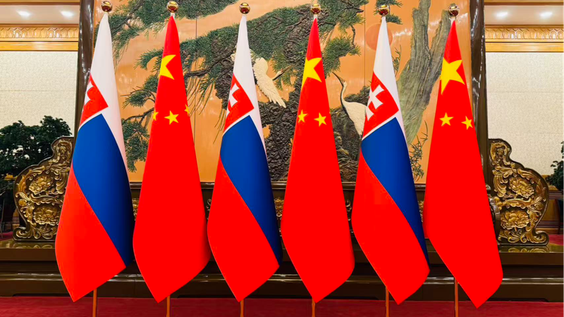 Xi Jinping accueille le Premier ministre slovaque Robert Fico à Pékin Xi Jinping accueille le Premier ministre slovaque Robert Fico à Pékin