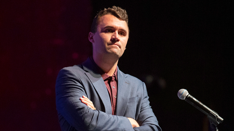 Charlie Kirk abattu mortellement à l’Université de la Vallée de l’Utah Charlie Kirk abattu mortellement à l'Université de la Vallée de l'Utah
