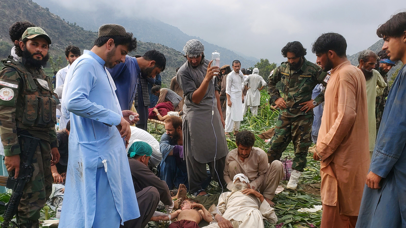 Un séisme dans l’est de l’Afghanistan tue plus de 800 personnes et en blesse près de 3 000 Un séisme dans l'est de l'Afghanistan tue plus de 800 personnes et en blesse près de 3 000