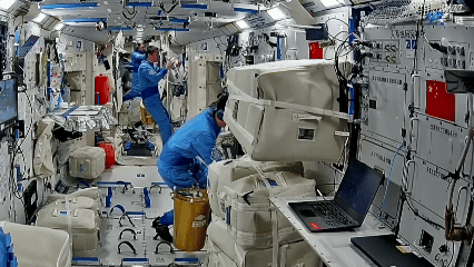 L’équipage de Shenzhou-20 se prépare pour sa 4e sortie dans l’espace L'équipage de Shenzhou-20 se prépare pour sa 4e sortie dans l'espace