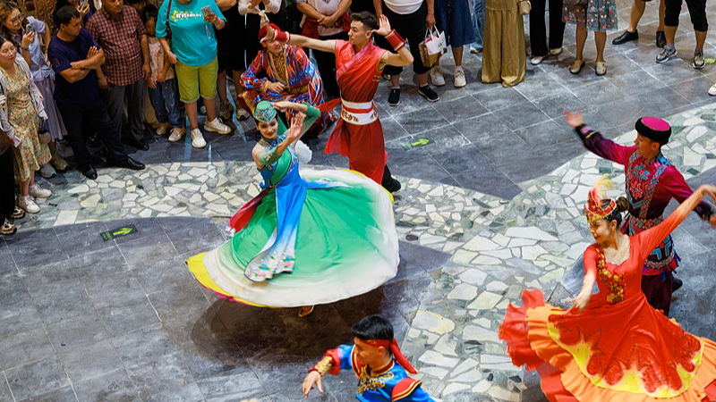 Plus_de_4_000_milliards_de_yuans_investis_dans_la_croissance_du_Xinjiang_depuis_2012