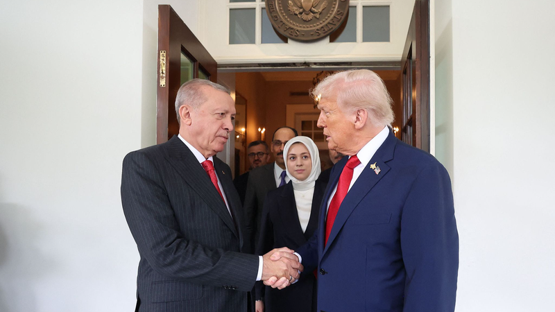 Erdogan et Trump réalisent des avancées sur le commerce, les avions et la paix à Gaza Erdogan et Trump réalisent des avancées sur le commerce, les avions et la paix à Gaza
