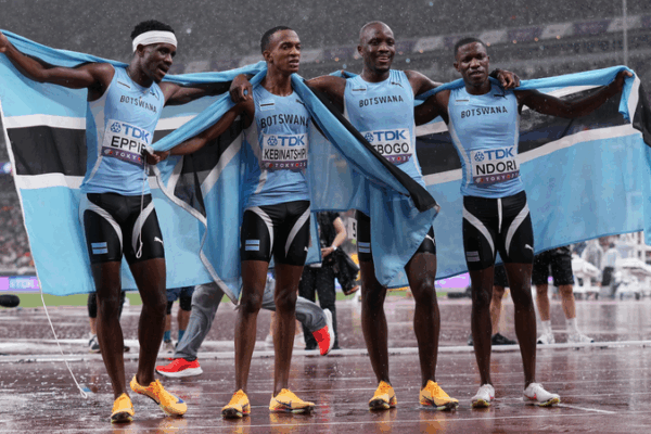 Le Botswana nie le balayage des relais des États-Unis aux Championnats du monde d’athlétisme à Tokyo Le Botswana nie le balayage des relais des États-Unis aux Championnats du monde d'athlétisme à Tokyo