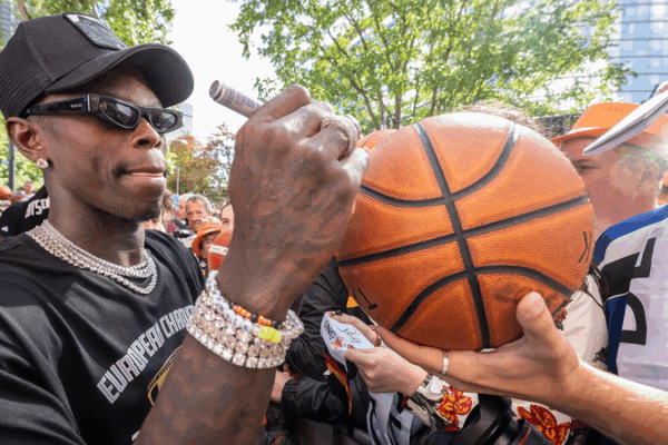 L’Allemagne remporte l’EuroBasket 2025 alors que Schroder fête ses 32 ans L'Allemagne remporte l'EuroBasket 2025 alors que Schroder fête ses 32 ans