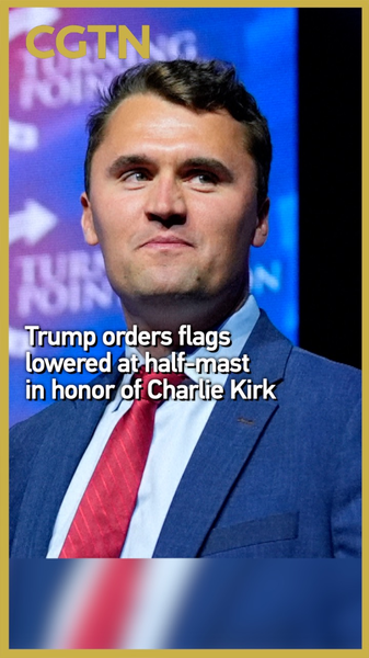 Trump ordonne que les drapeaux américains soient en berne pour honorer Charlie Kirk video poster