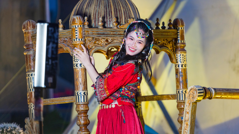 Ressentez le rythme au Grand Bazar du Xinjiang Ressentez_le_rythme_au_Grand_Bazar_du_Xinjiang