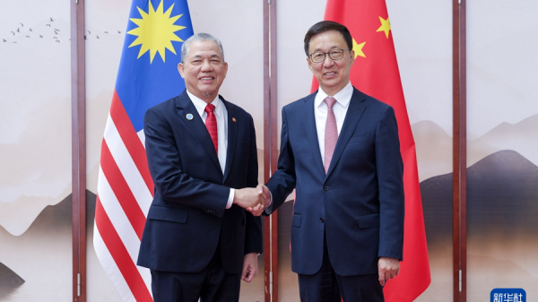 Le vice-président chinois Han Zheng rencontre le vice-Premier ministre malaisien à Nanning Le vice-président chinois Han Zheng rencontre le vice-Premier ministre malaisien à Nanning