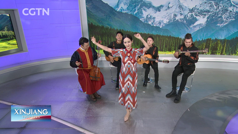 Le groupe Xinjiang Oghuz enchante avec ‘Un verre de vin’ lors de l’émission anniversaire Le groupe Xinjiang Oghuz enchante avec 'Un verre de vin' lors de l'émission anniversaire video poster
