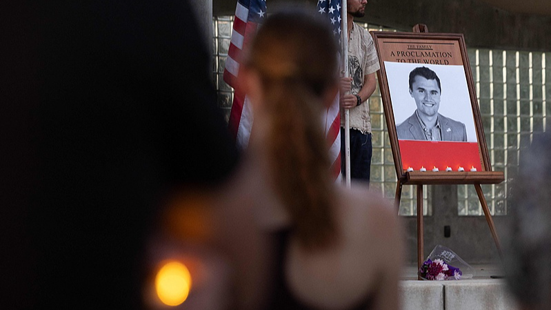 Charlie Kirk : Qui il était et ce que nous savons de la fusillade Charlie Kirk : Qui il était et ce que nous savons de la fusillade