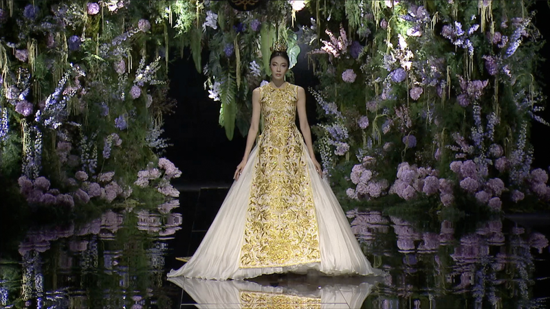 Rêves Dorés : Guo Pei Lance la Semaine de la Mode SS26 à Pékin video poster