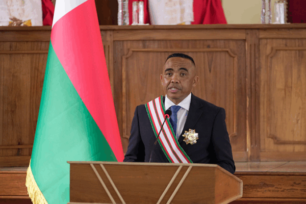 Le chef militaire de Madagascar Randrianirina nommé président intérimaire Le chef militaire de Madagascar Randrianirina nommé président intérimaire