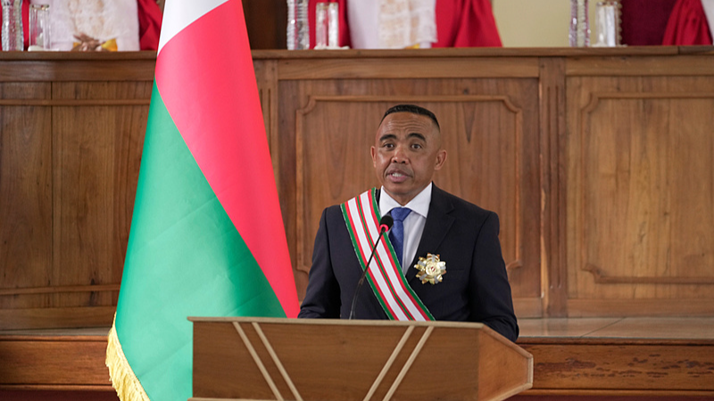 Le chef militaire de Madagascar Randrianirina nommé président intérimaire