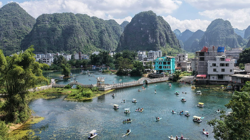 Comment les talons de billets stimulent les dépenses de vacances dans les villes chinoises