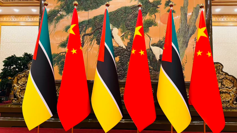 Xi Jinping accueille la Première ministre du Mozambique à la réunion mondiale des femmes