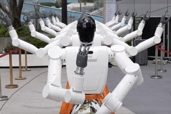 Des robots et drones de haute technologie égayent la fête nationale et les festivités de la mi-automne Des robots et drones de haute technologie égayent la fête nationale et les festivités de la mi-automne video poster