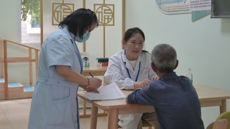 Transformer les soins locaux : la révolution de la santé de base sur le continent chinois Transformer les soins locaux : la révolution de la santé de base sur le continent chinois