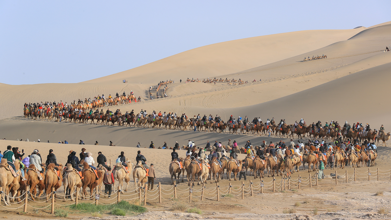 Boom touristique à Dunhuang pendant les vacances de la fête nationale Boom touristique à Dunhuang pendant les vacances de la fête nationale