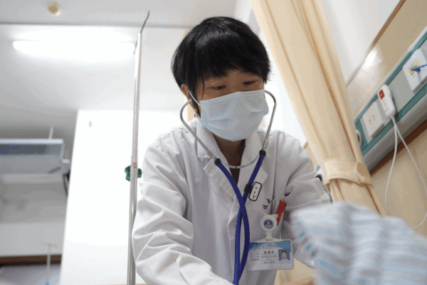 Rencontrez le Dr Yuan Jingwei : Pionnière de la Première Unité Cardiaque du Liberia Rencontrez le Dr Yuan Jingwei : Pionnière de la Première Unité Cardiaque du Liberia