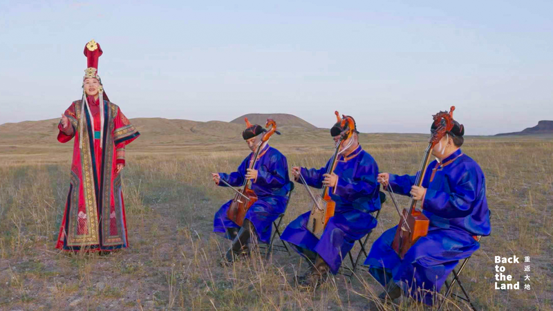 Morin Khuur : Le cheval à tête fiddle émouvant de la steppe video poster