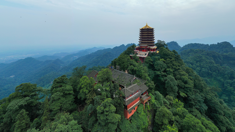 Vues à couper le souffle depuis le pavillon Laojun sur la montagne Qingcheng Vues à couper le souffle depuis le pavillon Laojun sur la montagne Qingcheng video poster