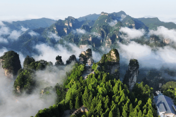 Découvrez le Pavillon des Six Merveilles dans le Parc National Forestier de Zhangjiajie Découvrez le Pavillon des Six Merveilles dans le Parc National Forestier de Zhangjiajie video poster