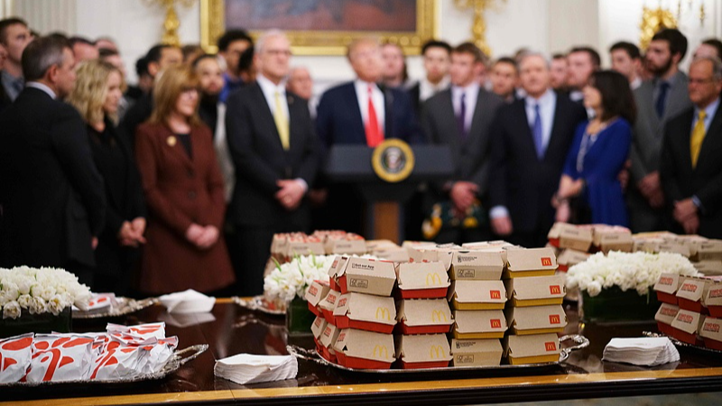 Impasse sur la fermeture aux États-Unis : Quand des négociations difficiles échouent Impasse sur la fermeture aux États-Unis : Quand des négociations difficiles échouent