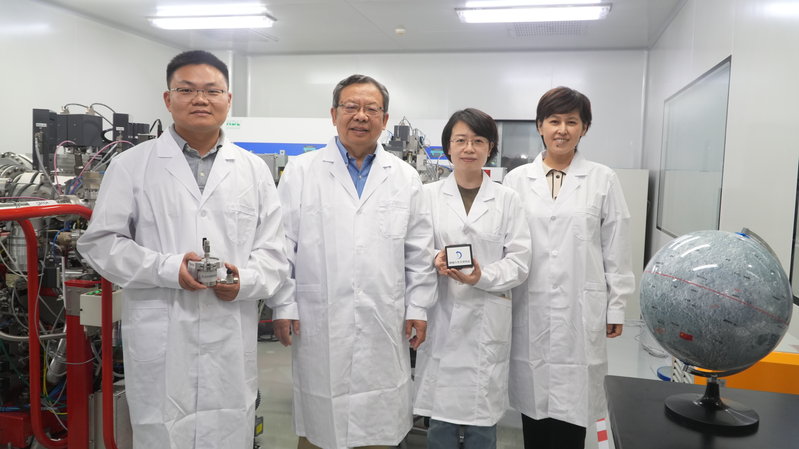 Des scientifiques chinois révèlent que la face cachée de la Lune est plus froide que la face visible Des scientifiques chinois révèlent que la face cachée de la Lune est plus froide que la face visible