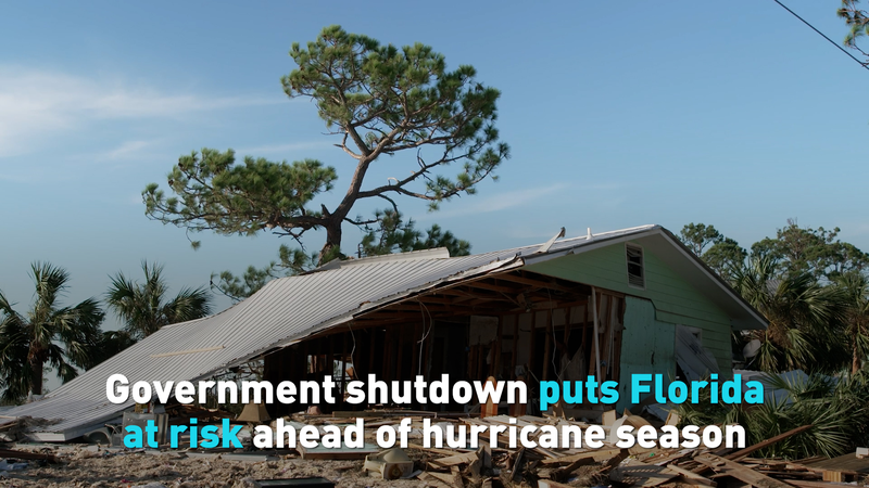 La fermeture du gouvernement accroît les risques d’ouragan en Floride La fermeture du gouvernement accroît les risques d'ouragan en Floride video poster