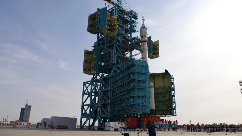 Shenzhou-21 Prêt au Décollage avec les Dernières Vérifications Avant le Lancement Shenzhou-21 Prêt au Décollage avec les Dernières Vérifications Avant le Lancement
