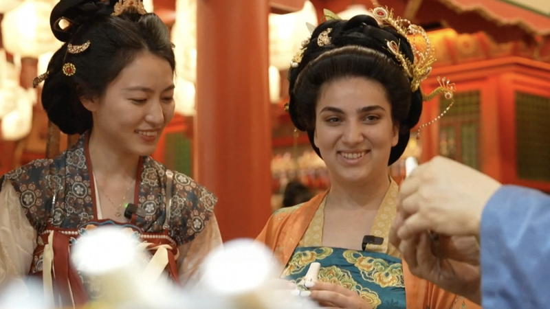 Le tourisme explose dans la Chine continentale pendant la Fête nationale et les vacances de la mi-automne Le tourisme explose dans la Chine continentale pendant la Fête nationale et les vacances de la mi-automne video poster