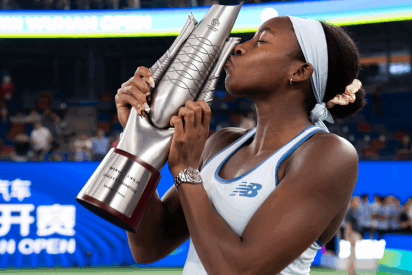 Coco Gauff remporte le titre du Wuhan Open en deux sets Coco_Gauff_remporte_le_titre_du_Wuhan_Open_en_deux_sets