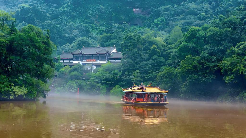 Holiday Live: Tranquillité au lac Yuecheng dans le mont Qingcheng Holiday Live: Tranquillité au lac Yuecheng dans le mont Qingcheng video poster
