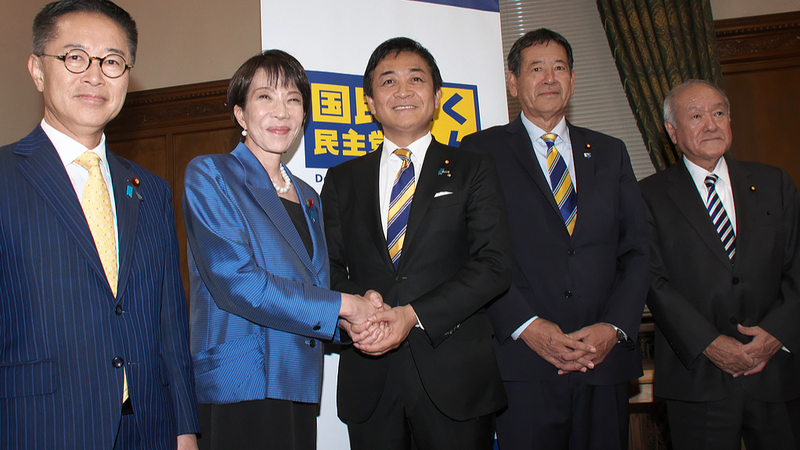 Le Japon fait l'histoire avec la première femme Première ministre