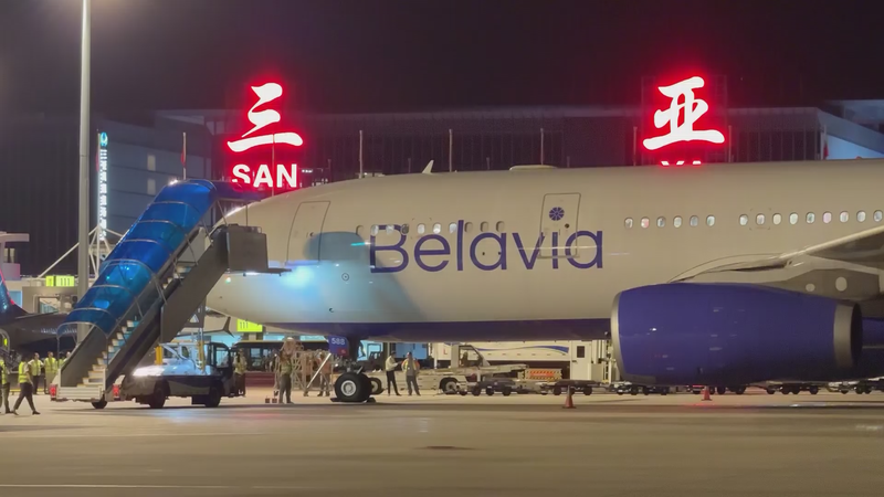 Hainan ouvre de nouveaux vols Sanya vers Minsk, Oulan-Bator et Kuala Lumpur Hainan_ouvre_de_nouveaux_vols_Sanya_vers_Minsk__Oulan_Bator_et_Kuala_Lumpur video poster