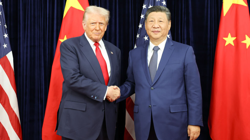 Poignée de main à Busan : Xi Jinping rencontre Trump video poster