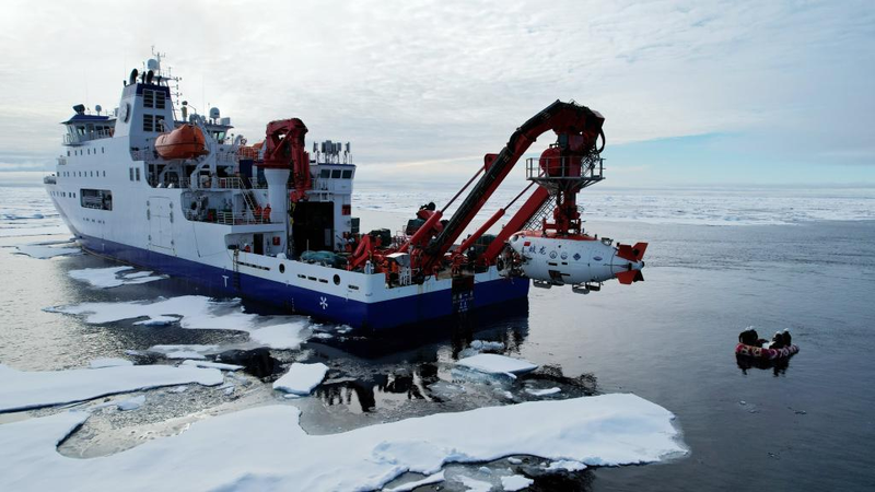 Jiaolong termine plus de 10 plongées profondes humaines sous la glace arctique Jiaolong termine plus de 10 plongées profondes humaines sous la glace arctique