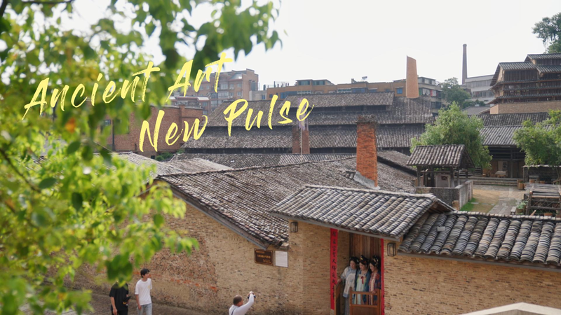 Jingdezhen___Porcelaine_ancienne_rencontre_les_vibrations_modernes video poster