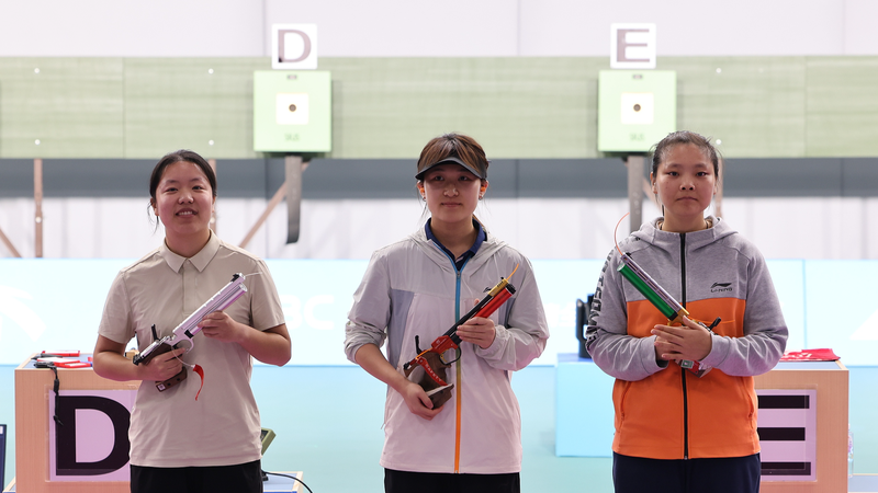 Tang Xiao du Guangxi remporte l'or au pistolet à air 10m aux Jeux Nationaux de Chine