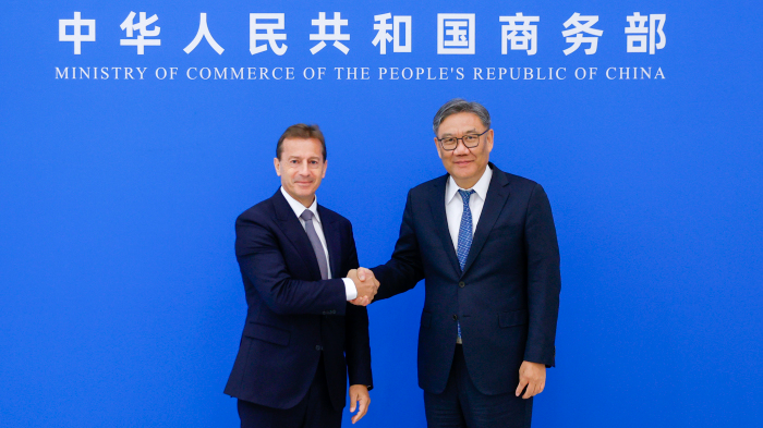 Le_ministre_chinois_du_Commerce_rencontre_le_PDG_d_Airbus_pour_renforcer_les_liens