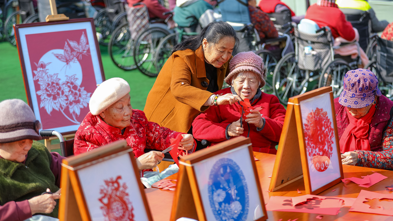 Le_plan_quinquennal_de_la_Chine_met_les_gens_au_premier_plan